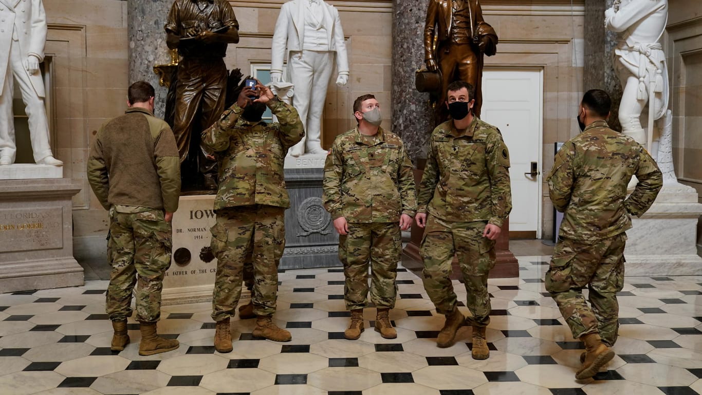 Soldaten der Nationalgarde im US-Kapitol: Die Vorbereitungen für Joe Bidens Amtseinführung am 20. Januar haben begonnen.