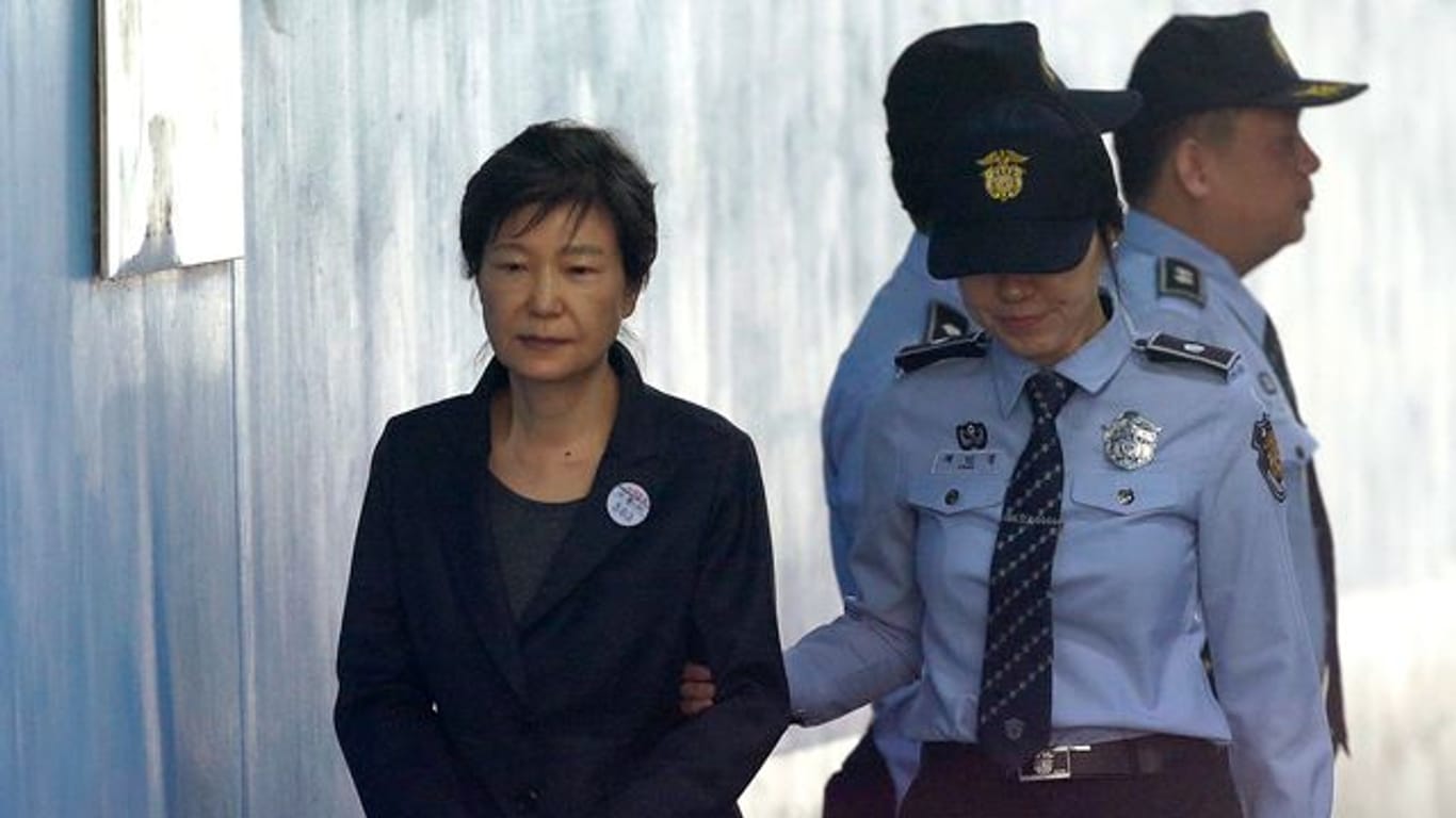 Park Geun Hye, ehemalige südkoreanische Präsidentin, kommt 2017 zu einer Anhörung im Seoul Central District Court.