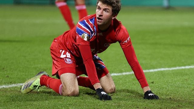 War nach Bayerns Pokal-Aus in Kiel nicht zum Lachen zu Mute: Thomas Müller. War nach Bayerns Pokal-Aus in Kiel nicht zum Lachen zu Mute: Thomas Müller.