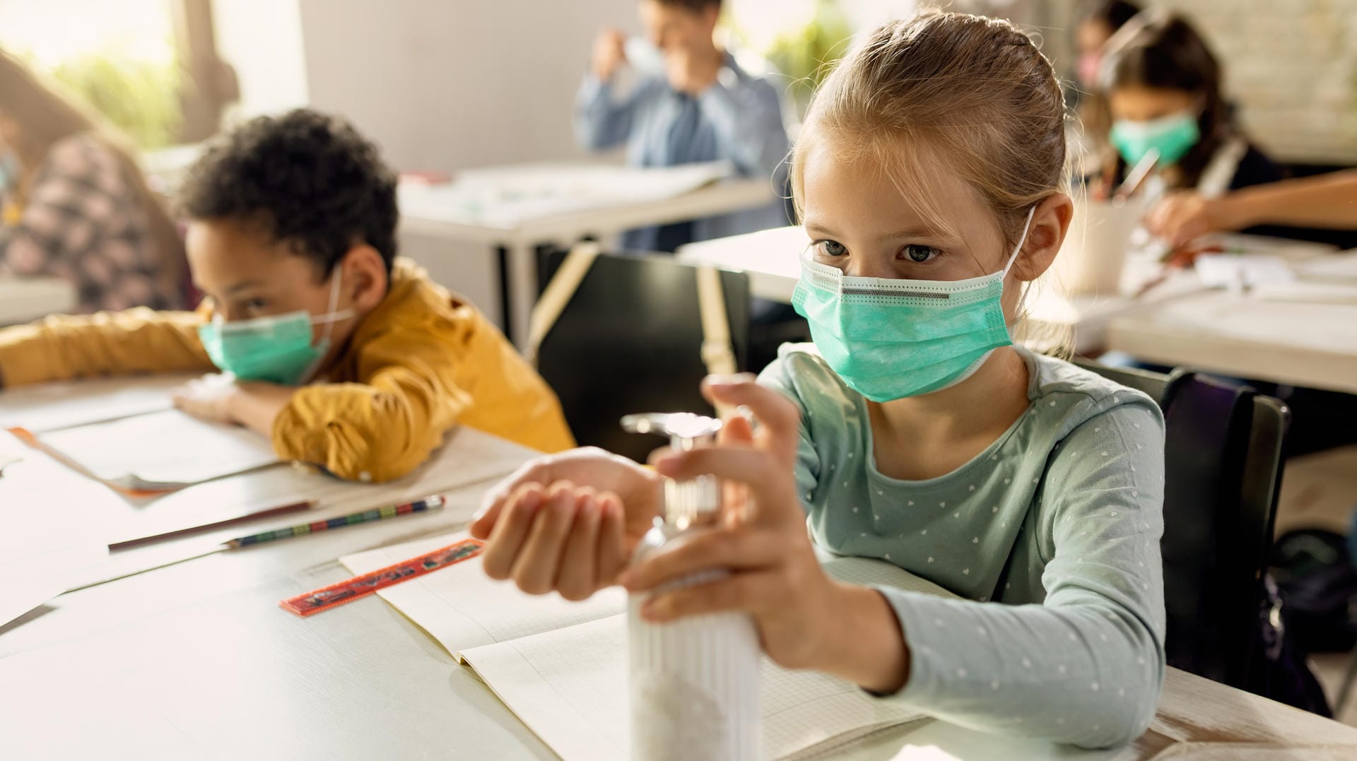 Schule in Corona-Zeiten: Wie infektiös die Jüngeren sind, lässt sich bislang nicht exakt sagen. (Symbolbild)