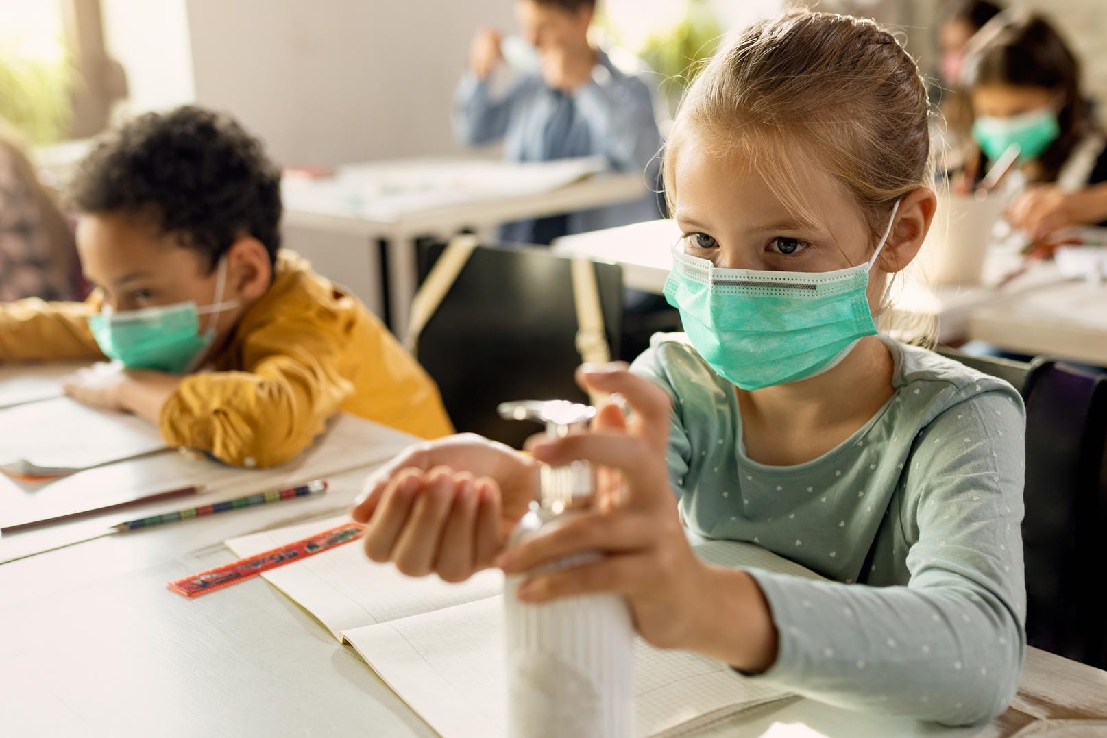 Schule in Corona-Zeiten: Wie infektiös die Jüngeren sind, lässt sich bislang nicht exakt sagen. (Symbolbild)