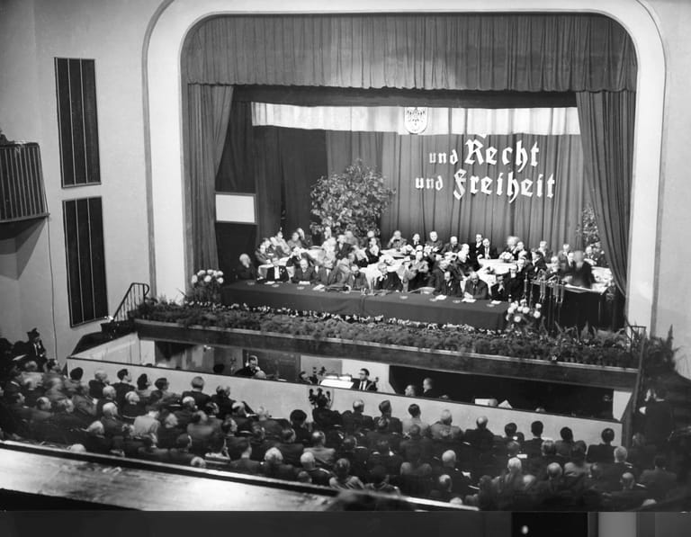 Die Anfänge: 1950 beim Gründungsparteitag der Bundes-CDU in Goslar war Heinz Schwarz bereits dabei. Er war auch Teilnehmer beim ersten Parteitag der CDU Rheinland-Pfalz 1947.