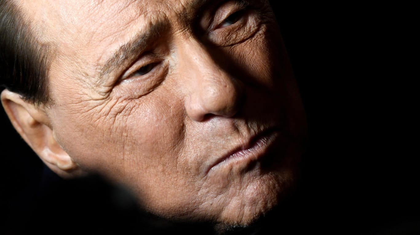 Ex-Premier Silvio Berlusconi: Er wird in einer Klinik in Monaco behandelt.