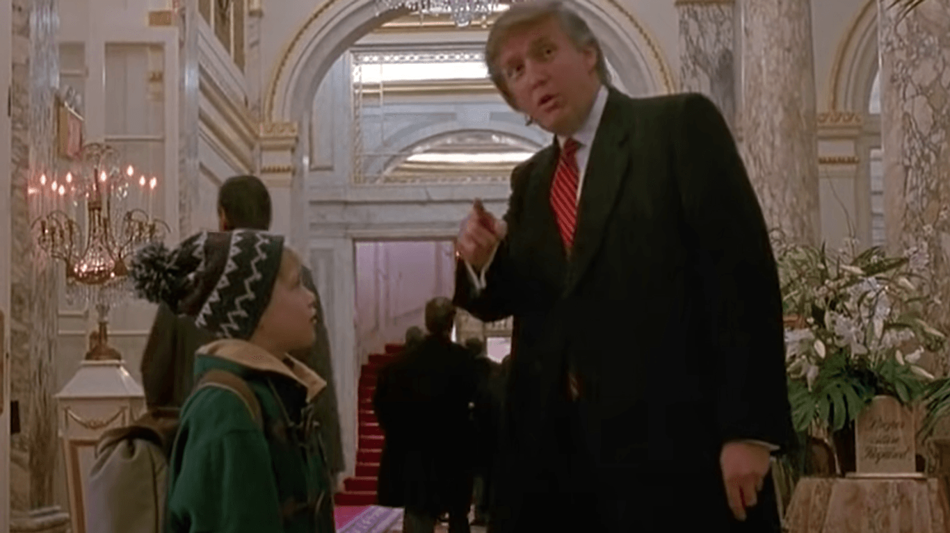 "Kevin – Allein in New York": Macaulay Culkin fragt Donald Trump nach der Lobby.