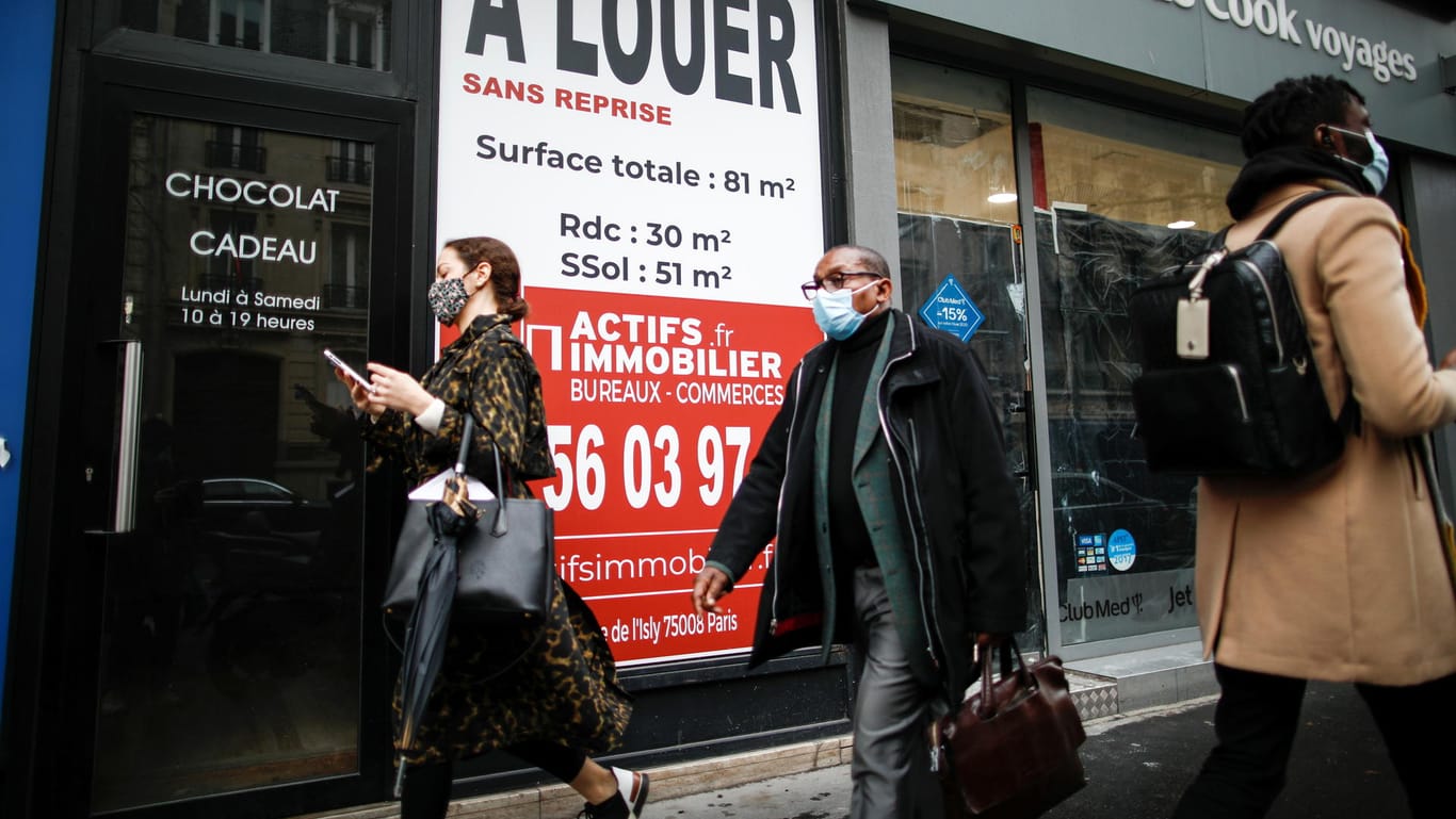 Einkaufsstraße in Paris: Die Geschäfte bleiben trotz angespannter Corona-Lage bislang geöffnet.