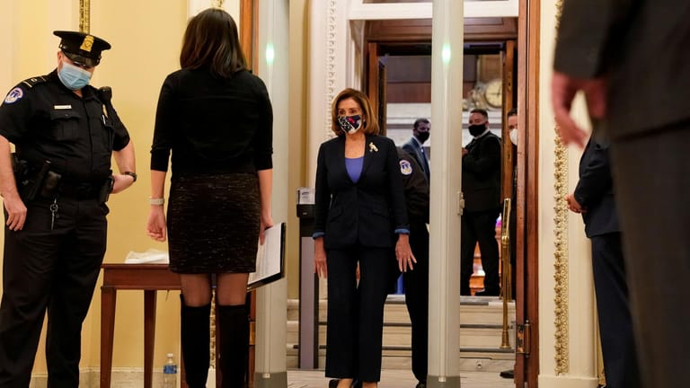 Nancy Pelosi und der neue Metalldetektor im Repräsentantenhaus: 5.000 Dollar Strafe beim ersten Regelverstoß.