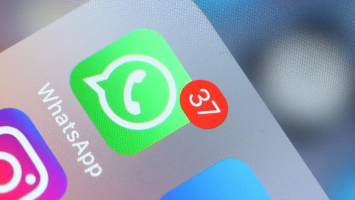 WhatsApp auf dem iPhone zeigt 37 neue Nachrichten an: Der Messenger bekommt eine neue Funktion für viel beschäftigte Menschen.