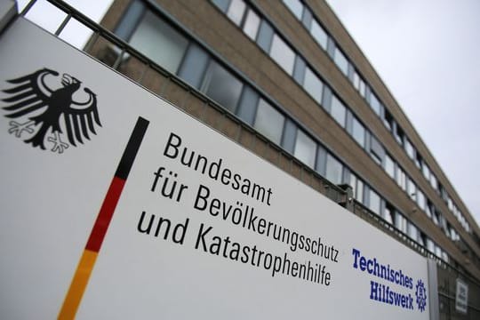 Das Bundesamt für Bevölkerungsschutz und Katastrophenhilfe verzeichnet nach Angaben seines Leiters aktuell ein hohes Interesse an seinen Leitfäden für den Notfall.