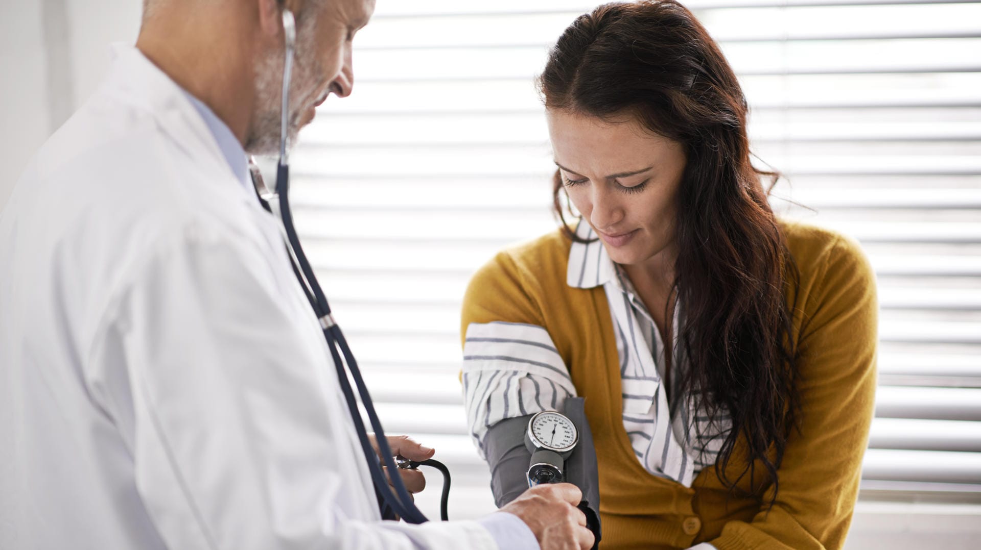 Bluthochdruck: Häufig versuchen Patienten, Bluthochdruck mit einer Änderung des Lebensstils in den Griff zu bekommen. (Symbolbild)