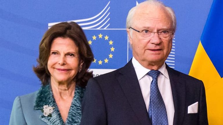 König Carl Gustaf von Schweden und seine Frau, Königin Silvia, haben sich gegen Corona impfen lassen.