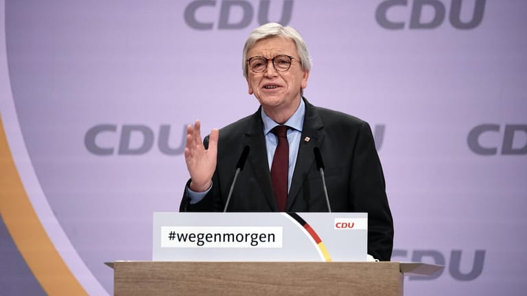 Berlin: Der stellvertretende CDU-Vorsitzende Volker Bouffier spricht beim digitalen Bundesparteitag der CDU.