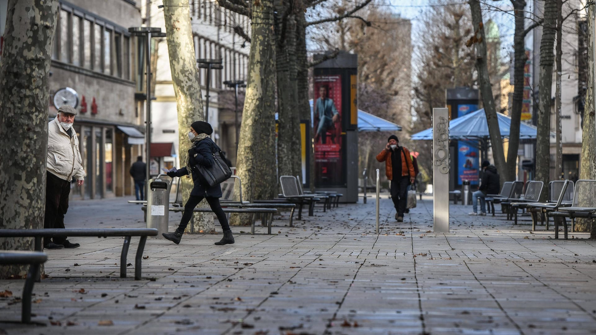 Leere Innenstadt im Lockdown: Durch die Corona-Pandemie ist die Zahl der Langzeitarbeitslosen gestiegen.