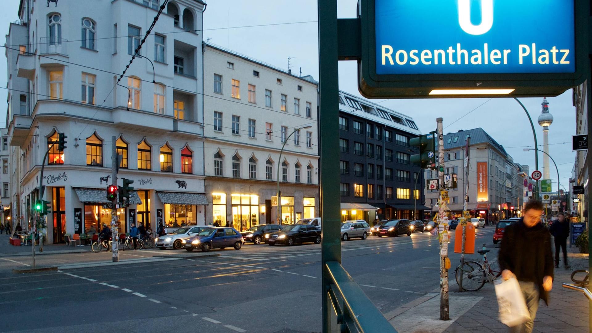 Blick auf die U-Bahnstation am Rosenthaler Platz (Archivfoto): Eine sehr begehrte Lage in Berlin.