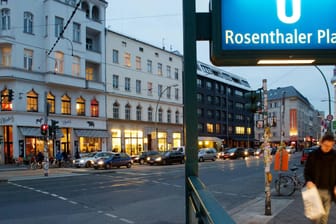 Blick auf die U-Bahnstation am Rosenthaler Platz (Archivfoto): Eine sehr begehrte Lage in Berlin.