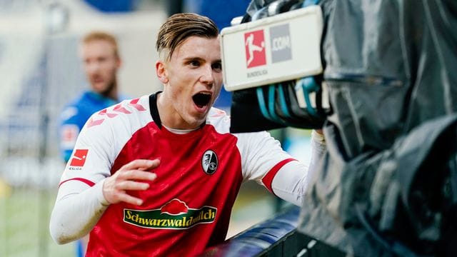 Ermedin Demirovic spielt bislang eine starke Saison beim SC Freiburg. Ermedin Demirovic spielt bislang eine starke Saison beim SC Freiburg.
