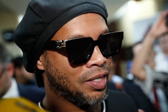 Der ehemalige brasilianische Fussballstar Ronaldinho macht Musik mit einer Rap-Gruppe aus São Paulo.