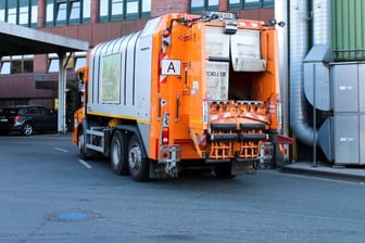 Wuppertaler Müllabfuhr (Archivbild): Die Abfallentsorgung soll weiterhin gewährleistet werden.