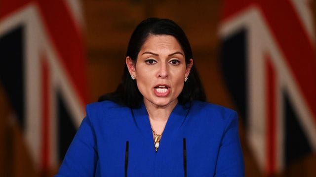 Unter Druck: Großbritanniens Innenministerin Priti Patel.