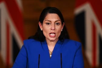 Unter Druck: Großbritanniens Innenministerin Priti Patel.