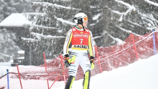 Hat den zweiten Slalom in Flachau vorzeitig nach einem Einfädler beendet: Linus Straßer. Hat den zweiten Slalom in Flachau vorzeitig nach einem Einfädler beendet: Linus Straßer.