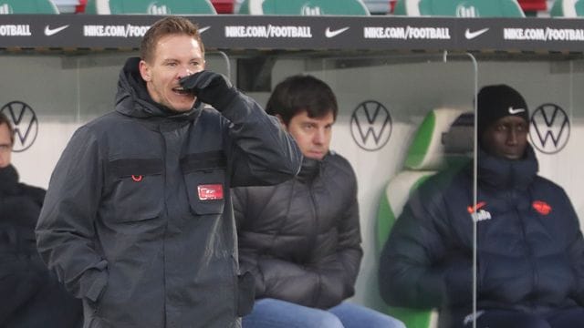 Leipzigs Trainer Julian Nagelsmann konnte mit seiner Mannschaft nicht in Wolfsburg gewinnen. Leipzigs Trainer Julian Nagelsmann konnte mit seiner Mannschaft nicht in Wolfsburg gewinnen.