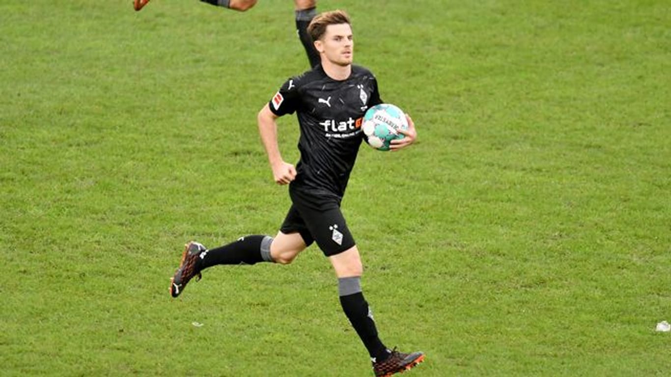 Borussia Mönchengladbachs Jonas Hofmann war nach der Elfmeter-Entscheidung sauer.