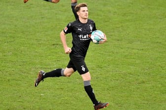 Borussia Mönchengladbachs Jonas Hofmann war nach der Elfmeter-Entscheidung sauer.