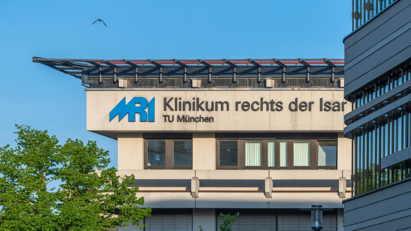 Das Klinikum rechts der Isar in München (Symbolbild): Gegen einen 24-Jährigen wird wegen Mordversuchs in mehreren Fällen ermittelt.