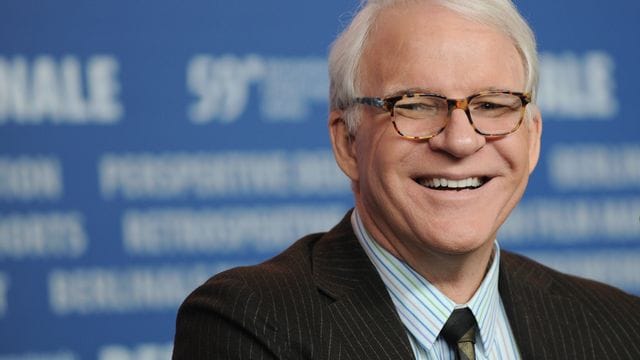 Steve Martin twittert mit viel Humor über eigene Corona-Impfung.