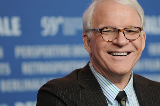 Steve Martin twittert mit viel Humor über eigene Corona-Impfung.