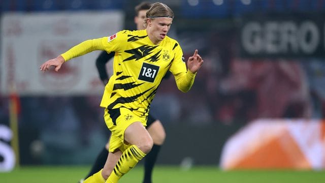 Der FC Chelsea soll an BVB-Stürmer Erling Haaland interessiert sein.