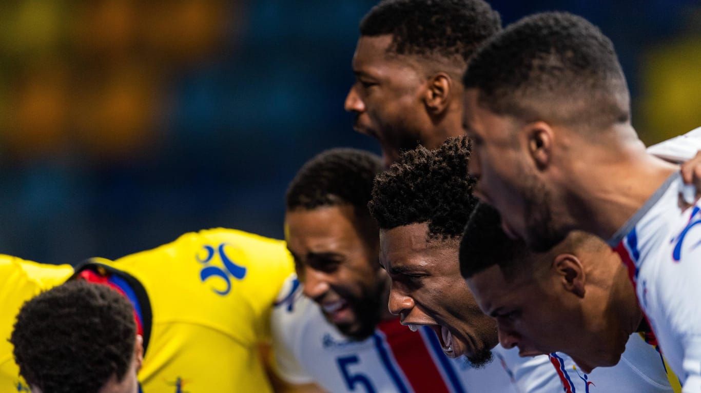 Spieler von Kap Verde bei Anfeuerungen: Das Spiel gegen Ungarn ging mit 27:34 verloren.
