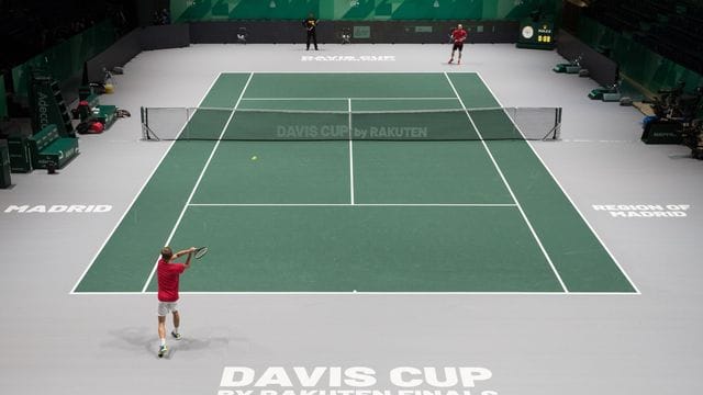 Das Finalturnier des Davis Cups soll schon in diesem Jahr nicht mehr nur in Madrid, sondern in zwei weiteren Städten stattfinden. Das Finalturnier des Davis Cups soll schon in diesem Jahr nicht mehr nur in Madrid, sondern in zwei weiteren Städten stattfinden.