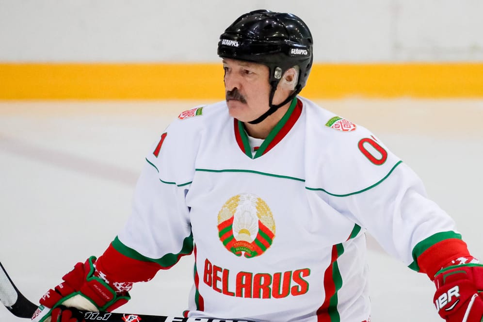 Belarus' Präsident Alexander Lukaschenko hat trotz aller Versuche den Entzug der Eishockey-WM nicht verhindern können.