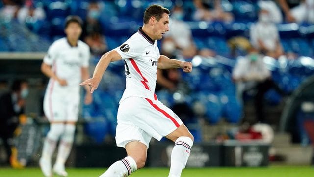 Wechselt auf Leihbasis zum FSV Mainz 05: Frankfurts Dominik Kohr am Ball.