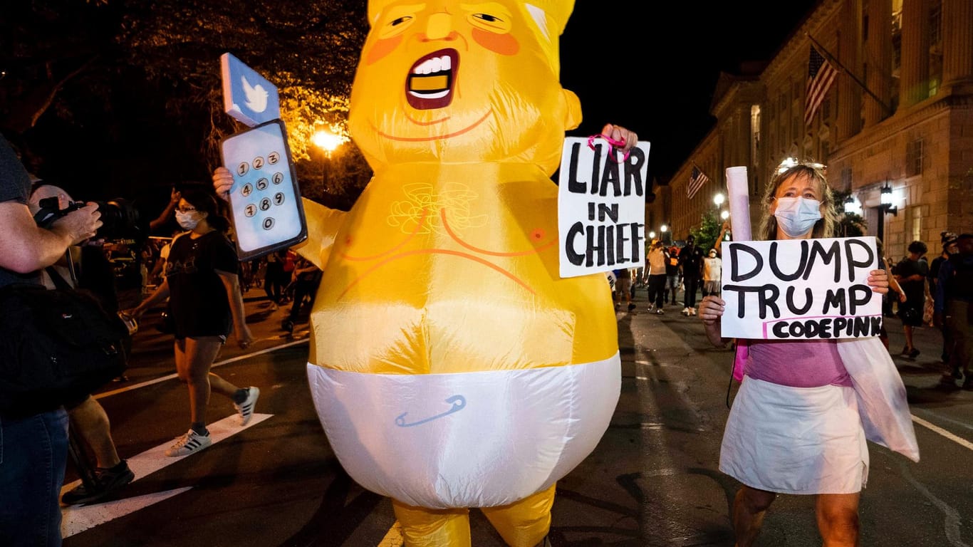 Das Trump-Baby ist in Abwandlungen auf Demonstrationen weltweit zu sehen gewesen, hier: im August 2020 in Washington.