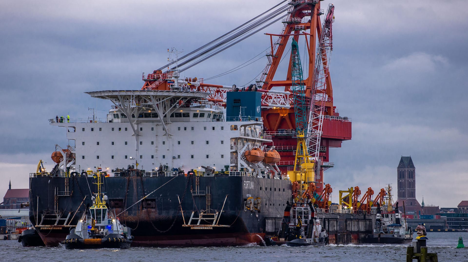 Das russische Rohr-Verlegeschiff "Fortuna": Gegen das Schiff werden nun US-Sanktionen verhängt (Archivbild).