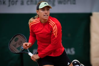 September 24, 2020, Paris, FRANCE: Angelique Kerber of Germany during practice before the start of the 2020 Roland Garro