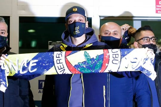 Wird in der Türkei mit offenen Armen empfangen: Fenerbahce-Neuzugang Mesut Özil.