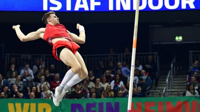 Die für Berlin und Düsseldorf angesetzten Internationalen Stadionfeste in der Halle können ausgetragen werden.