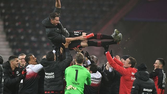 Der Nachfolger von David Abraham als Kapitän von Eintracht Frankfurt steht noch nicht fest.