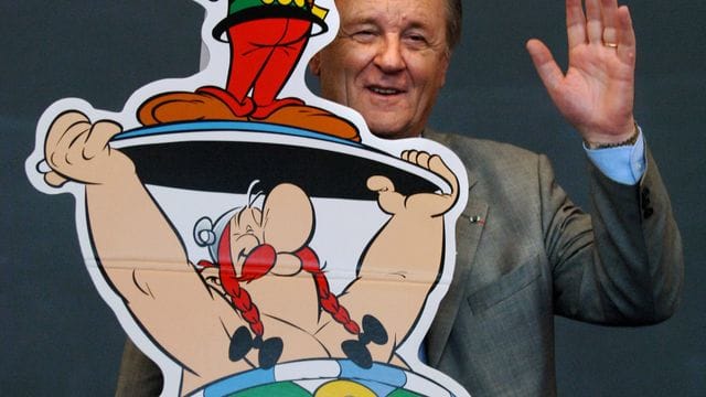 Albert Uderzo auf der Frankfurter Buchmesse 2005.