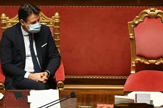 Italiens Ministerpräsident Giuseppe Conte gewinnt das Vertrauen.