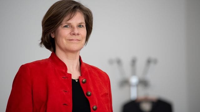 Ulrike Protzer, Direktorin des Instituts für Virologie an der TUM und am Helmholtz Zentrum München, nimmt an einer Pressekonferenz der bayerischen Universitätskliniken teil.