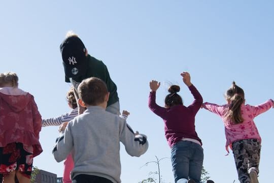 Die Bundesregierung will die Rechte von Kindern stärken und hat dafür eine Änderung des Grundgesetzes auf den Weg gebracht.