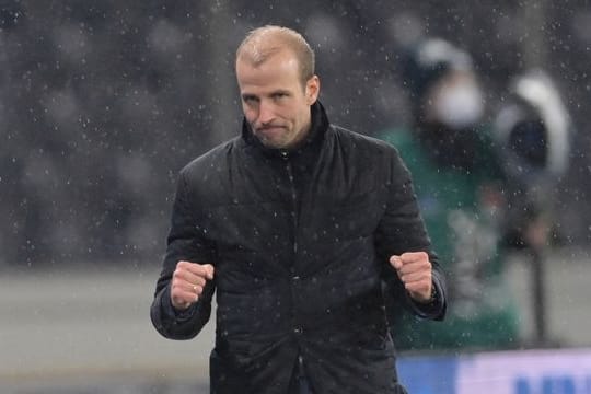 Durfte sich endlich wieder über drei Punkte freuen: Hoffenheim-Coach Sebastian Hoeneß.