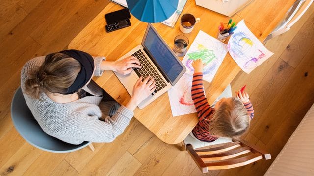 Laut der nun geltenden Verordnung müssen Unternehmen ihren Mitarbeitern Homeoffice anbieten, soweit dies möglich ist.