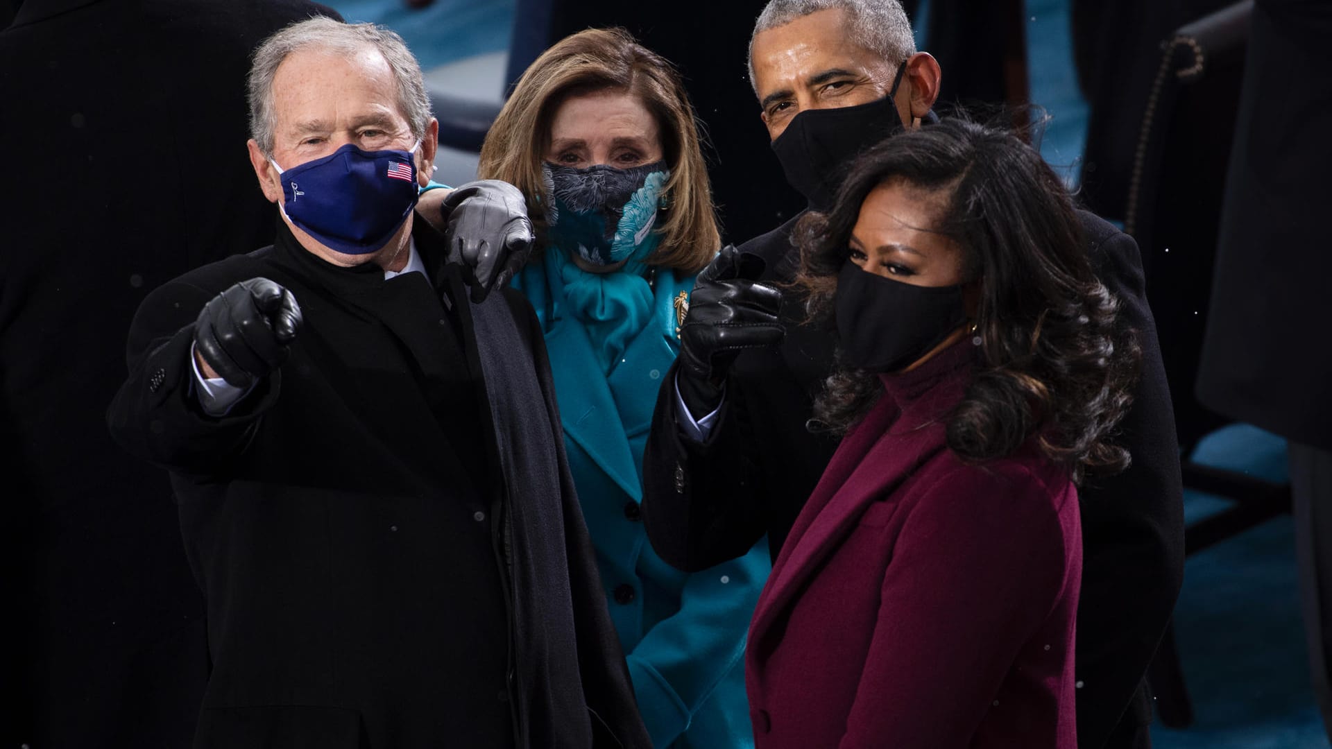 Amtsvorgänger im Publikum: Die früheren Präsidenten George W. Bush (l.) und Barack Obama mit Michelle Obama und Nancy Pelosi (2.v.l.) feierten mit Biden. Trump kam nicht.