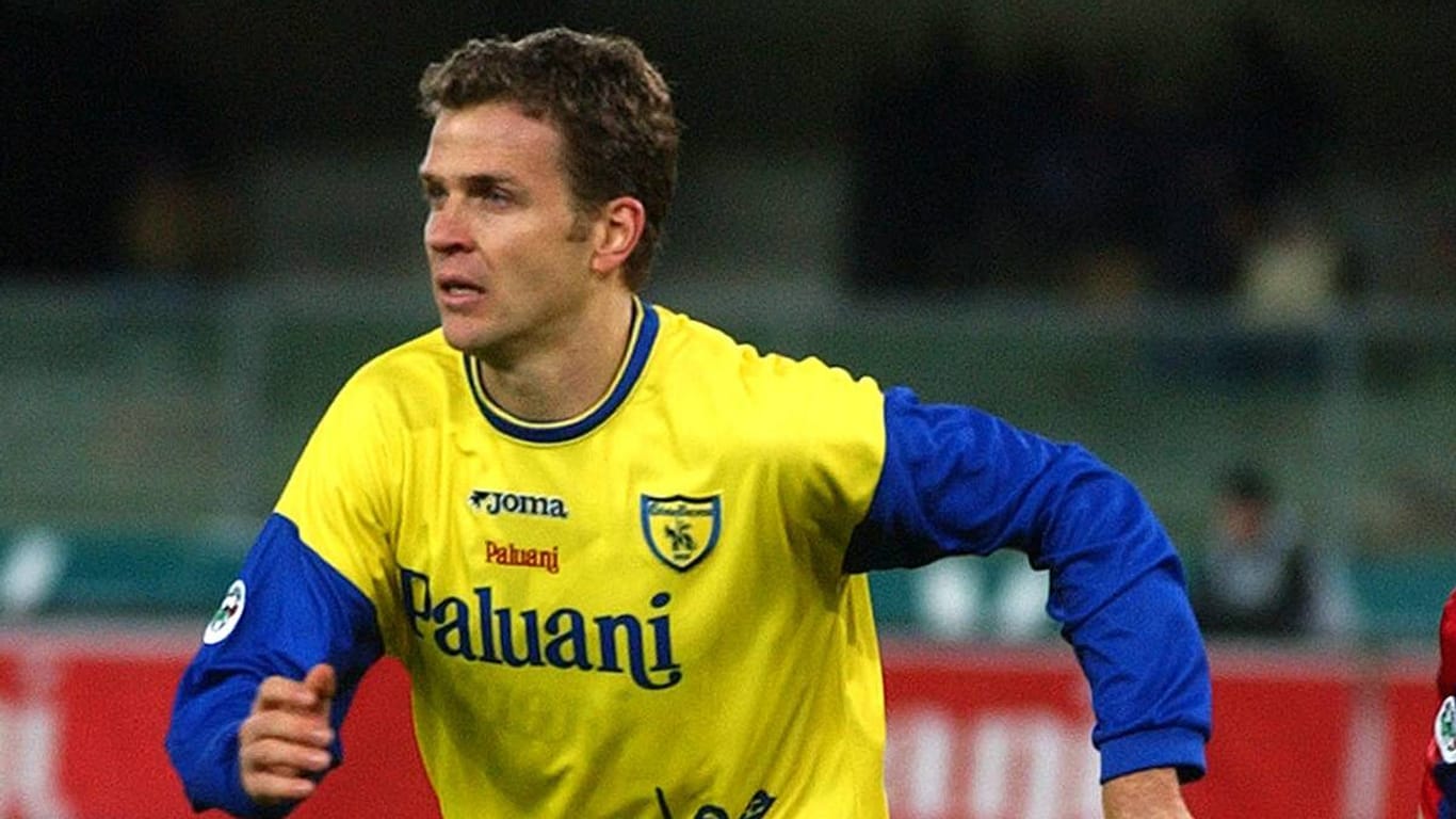 Oliver Bierhoff kurz vor seinem Karriereende im Trikot von Chievo Verona im Dezember 2002.