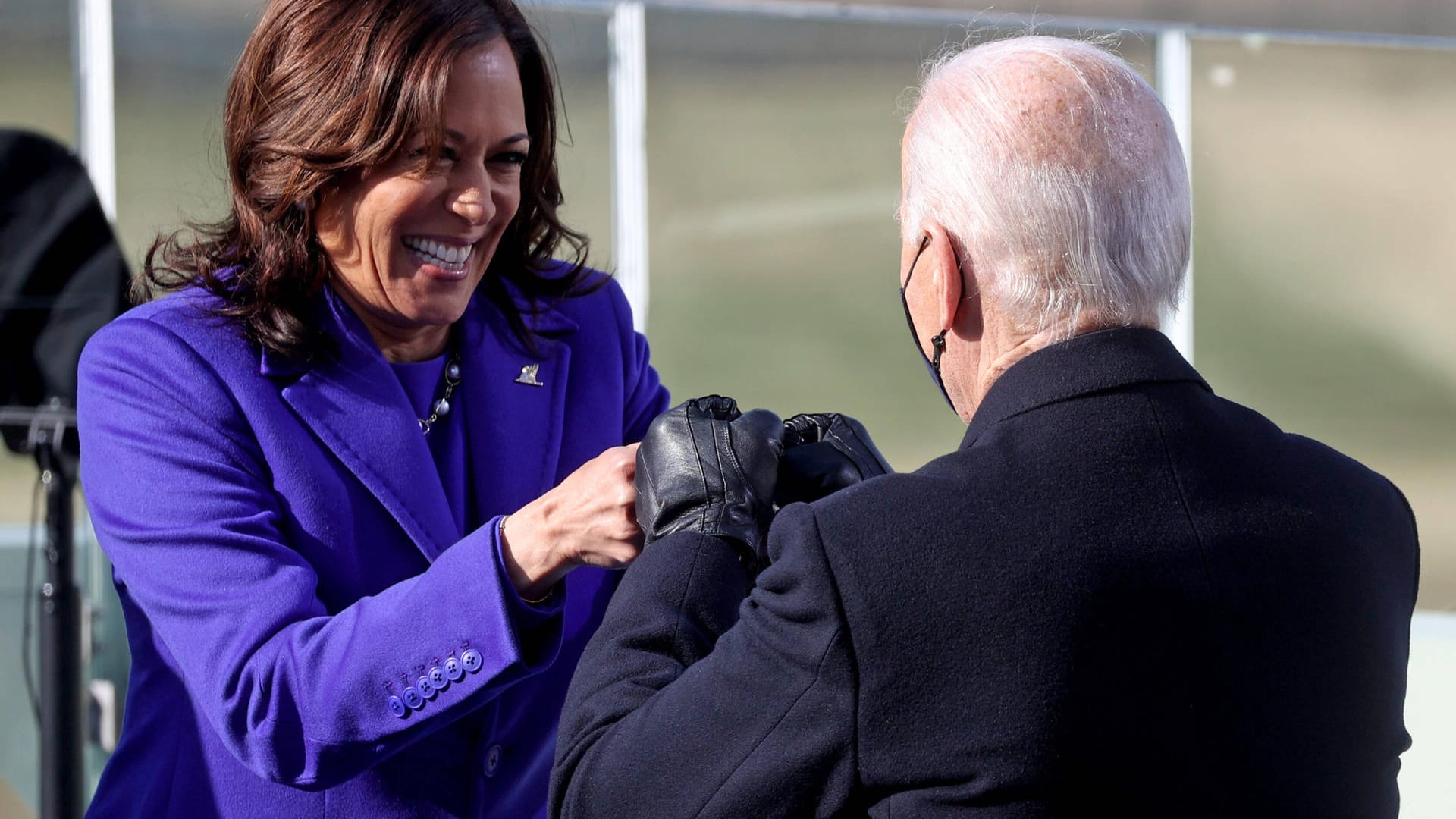 Kamala Harris und Joe Biden: Früher waren sie Konkurrenten, jetzt bezeichnet sie ihn als Vaterfigur.